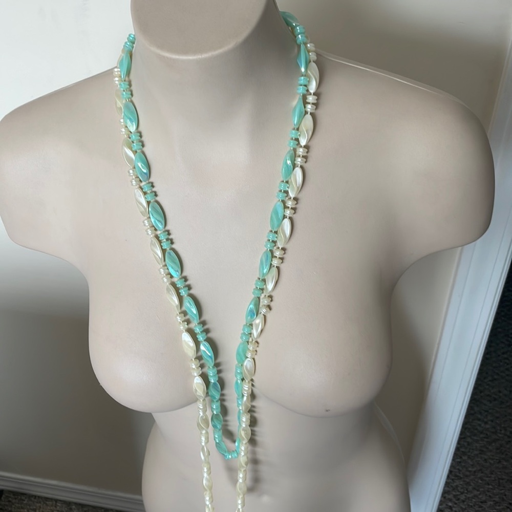 Set vintage necklaces
